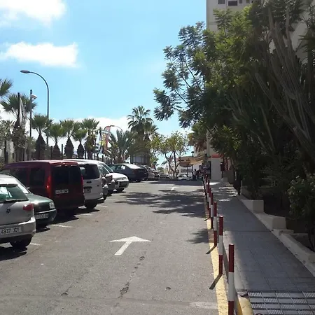 Lovely 1-bedroom With A Big Terrace, Americas, Tenerife Apartment